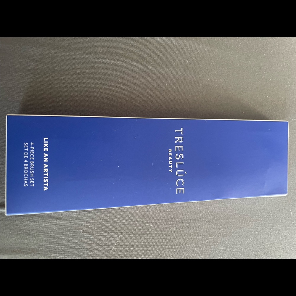 Set of 4 unopened brushes